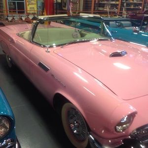 Meet your Posher, Adriana